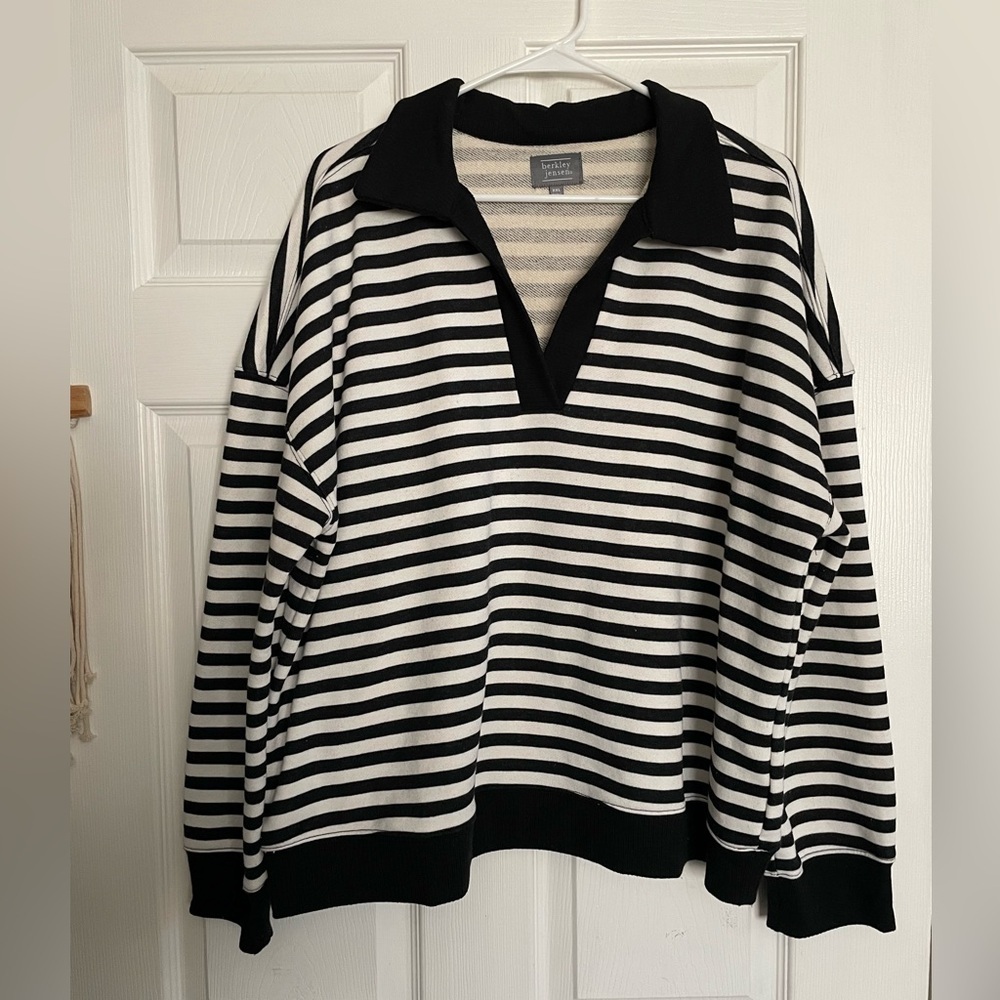 Berkley Jensen Womens XXL Black and White Striped Pullover with Contrast Collar